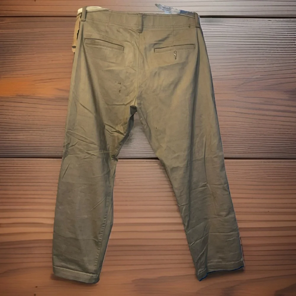 Lee Men's 33x29 Extreme Comfort MVP Straight Fit Khaki Pants